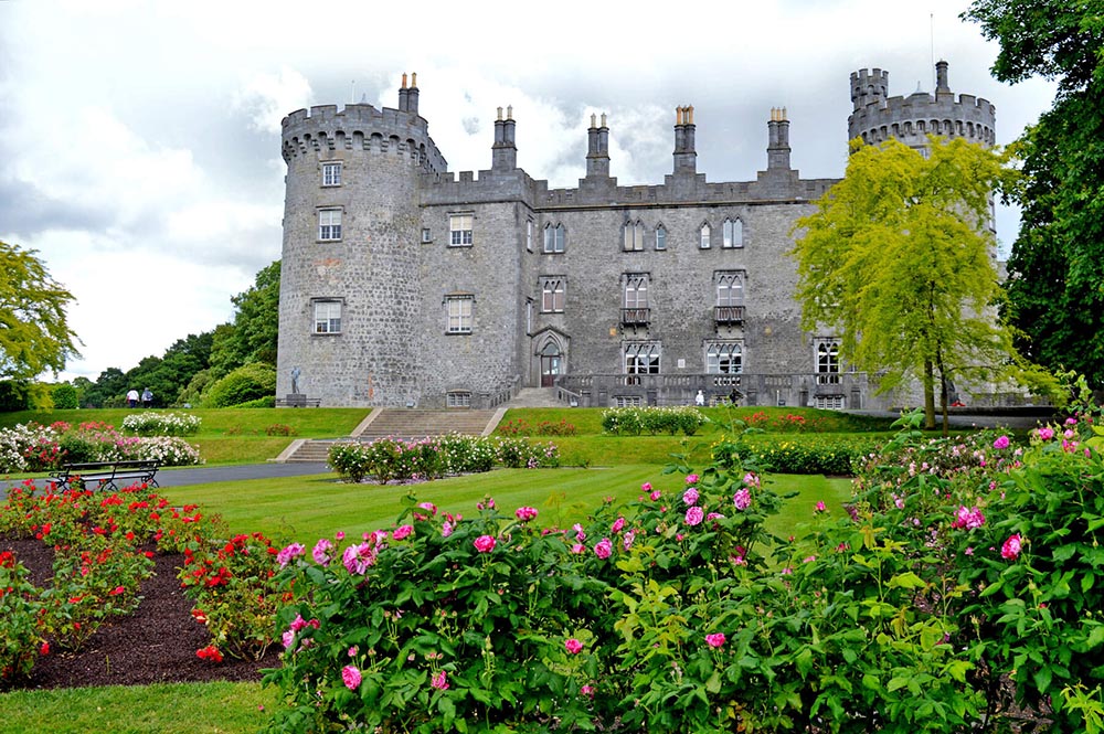 Outdoor Kilkenny Castle Parklands 01